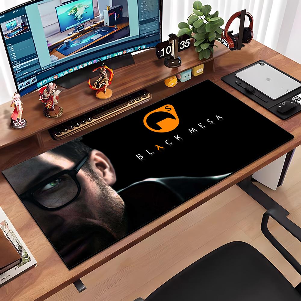 Half Life Large Mouse Pad Large Anti-Slip Rubber Gaming MousePad Durable Desk Pad Thick Seam Edge Suitable For Office And Gaming