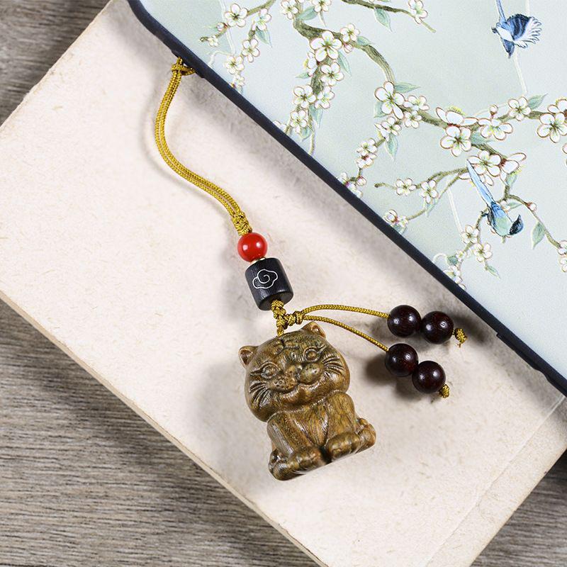 Green Sandalwood Tiger Pendant Phone Chain & Keyring Bag Charm Tassel