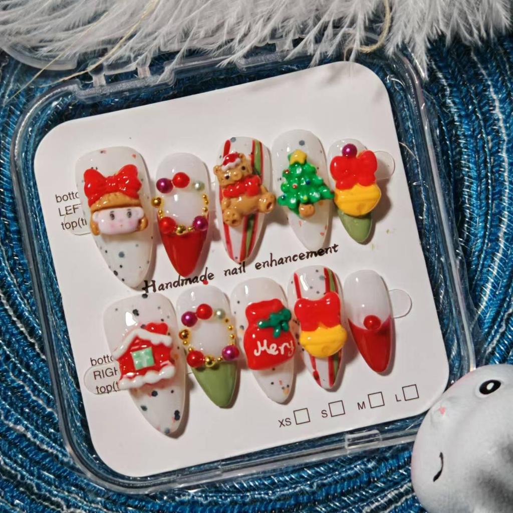 Dopamine Christmas Bear Manicure: Handmade Wearable Cartoon Fake Nails