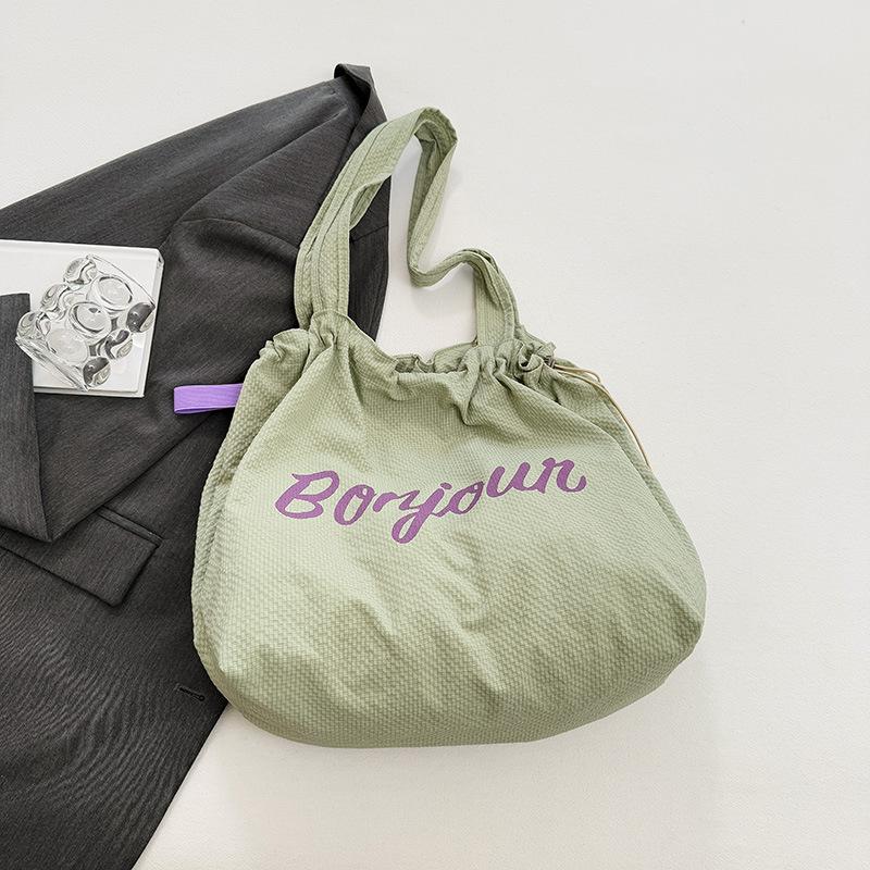 

Korean version of the new niche design bag women s large capacity 2025 shoulder bag casual personality portable trend tote bag