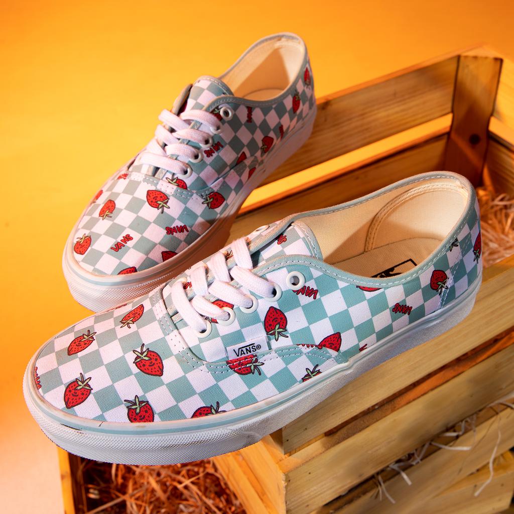 Vans Authentic Wallpaper Checkerboard Strawberry Print Durable Breathable Low Top Canvas Shoes Unisex Sneakers Green White VN0A5KS9LTB