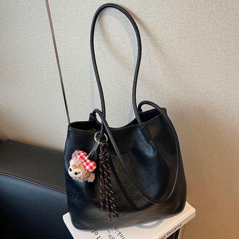 

Retro bag women s large-capacity new autumn and winter versatile shoulder bag popular texture commuter tote bag чёрный