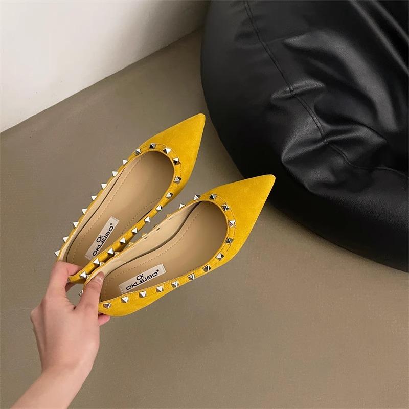 Fashion Flat Shoes for Women 2025 Spring and Autumn New Pointed Rivet New Black Plus Size Women's Shoes 41 42 43 Zapatillas Mujer