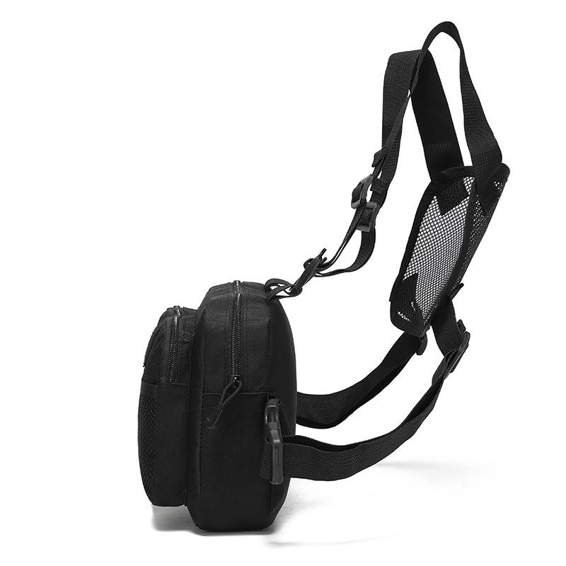 Ein neuer Herrenrucksack im Westenstil Eine Mehrzweck-Outdoor-Sporttasche für Herren