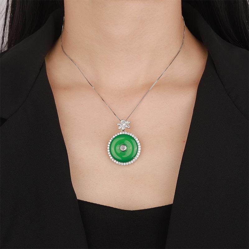 Schmuck Sicherheitsverschluss Hohlanhänger Chalcedon Halskette Geburtstagsgeschenk Hauptstein 25 * 25