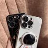 Etui na iPhone 15 Pro Elektroplaterowane TPU Astronauci Ukryty Uchwyt Pokrowiec na Telefon