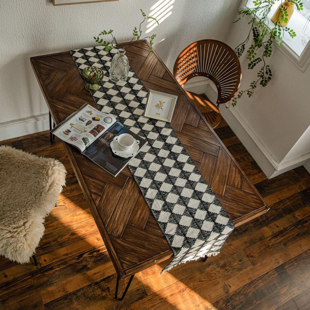 Imanqi Yun Black & White Patchwork Cotton Table Runner with Tassels, Korean Style