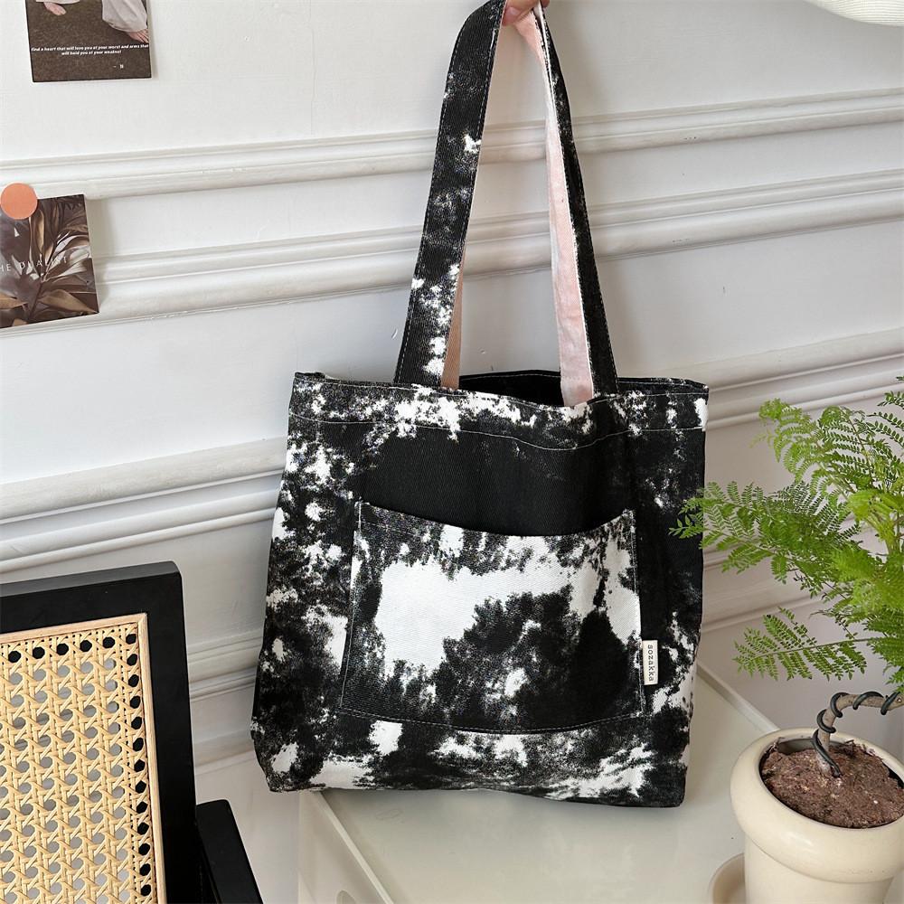 

Colorful Ink-splash Design Canvas Crossbody Bag With Open Pocket And Soft Structure чорний