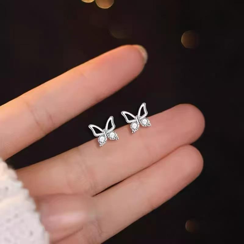 Raising Ear Holes, Small Stud Earrings for Women, Simple, Sweet, Small and Fresh Earrings, Niche Design, Versatile Earrings