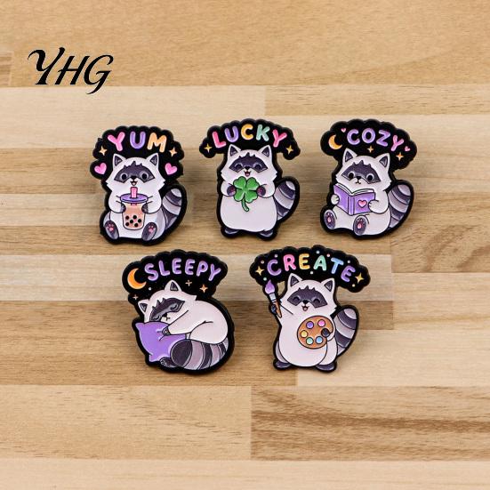 Easy to Use Lapel Pins Cartoon Raccoon Brooch Pin, Animal Decorative Enamel Badge, Alloy Theme Pin for Jackets Backpacks Hats Scarves Clothing