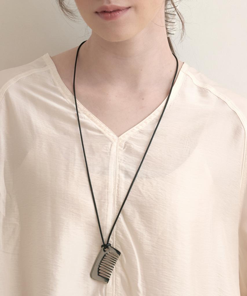 Halden Logo Comb Pendant Necklace (N032_Silver)