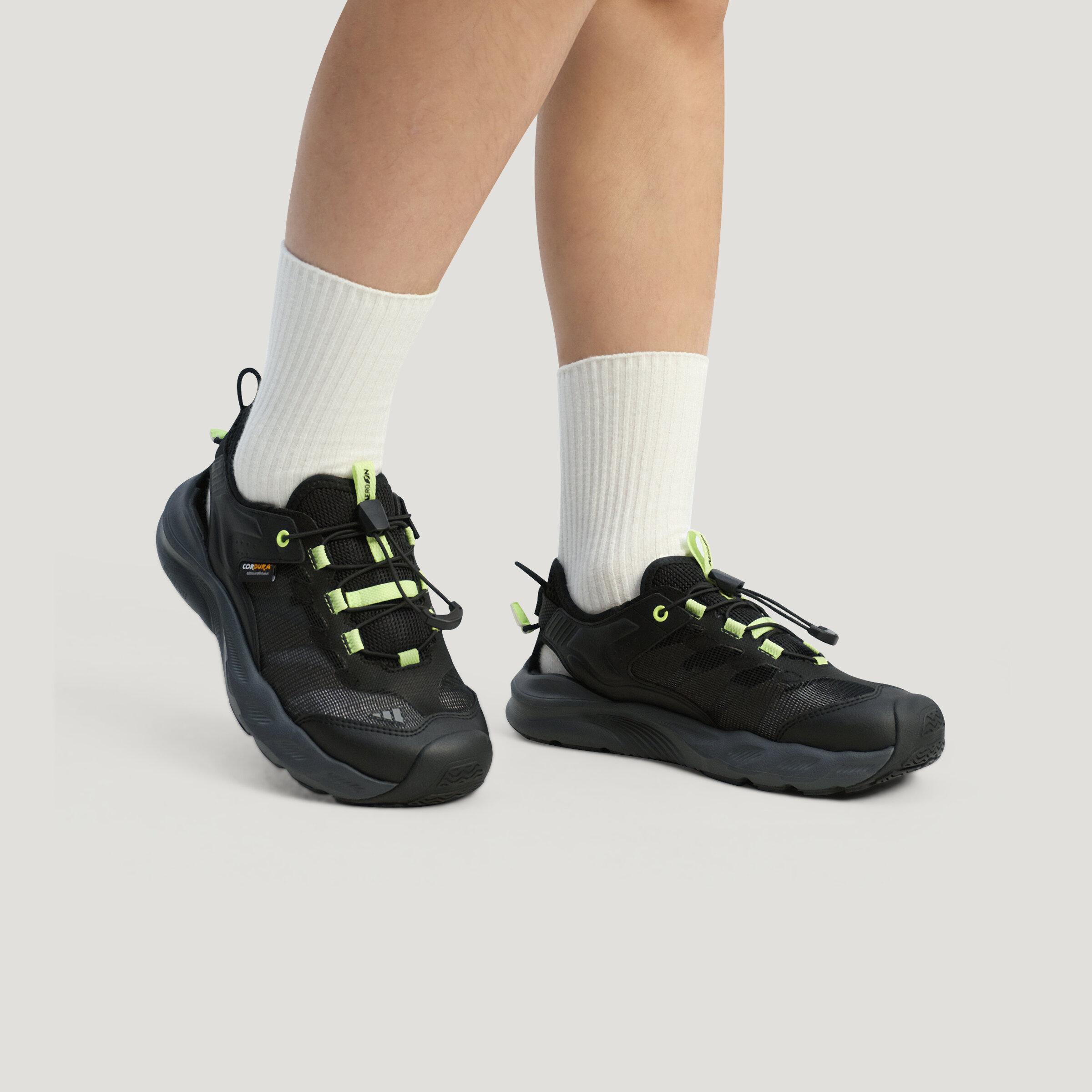 Adidas AEROFIN Low top Sandal Black Kids  31.5