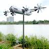 Metal Airplane Windmill Iron Super Fortress Aircraft Windmill Metal Spinner Aircraft Windmill for Outdoor Garden Decoration