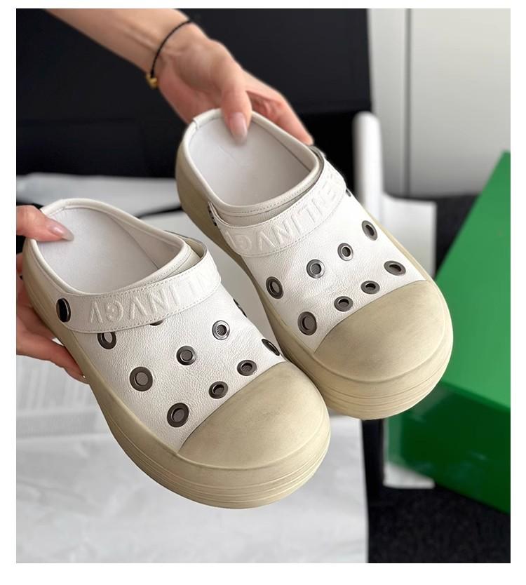 Hollow Baotou Casual Cool Slippers Women's 2025 Summer New Fashion Versatile Comfortable One Pedal Two Wear Beach Shoes