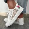 2026 NEUE Sommer Freizeit Weiße Schuhe Cutouts Spitze Canvas Hohl Atmungsaktiv Plateau Flache Schuhe Damen Sneaker Damenschuhe