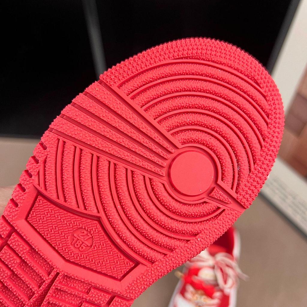 Kids' Breathable Red Skate Shoes - Spring/Autumn 2026 Style, Non-Slip and Fashionable Casual Sports Footwear for Christmas & New Year.