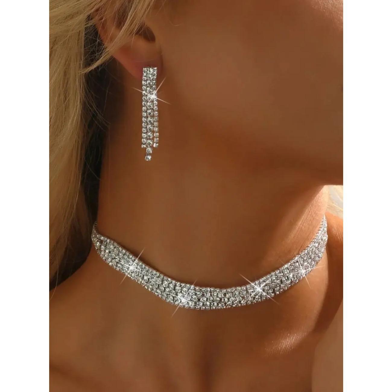 

Комплект из 3-х модных и трендовых женских украшений: круглое ожерелье со стразами, серьги, доступ к банкетному и свадебному платью. Silver&45cm