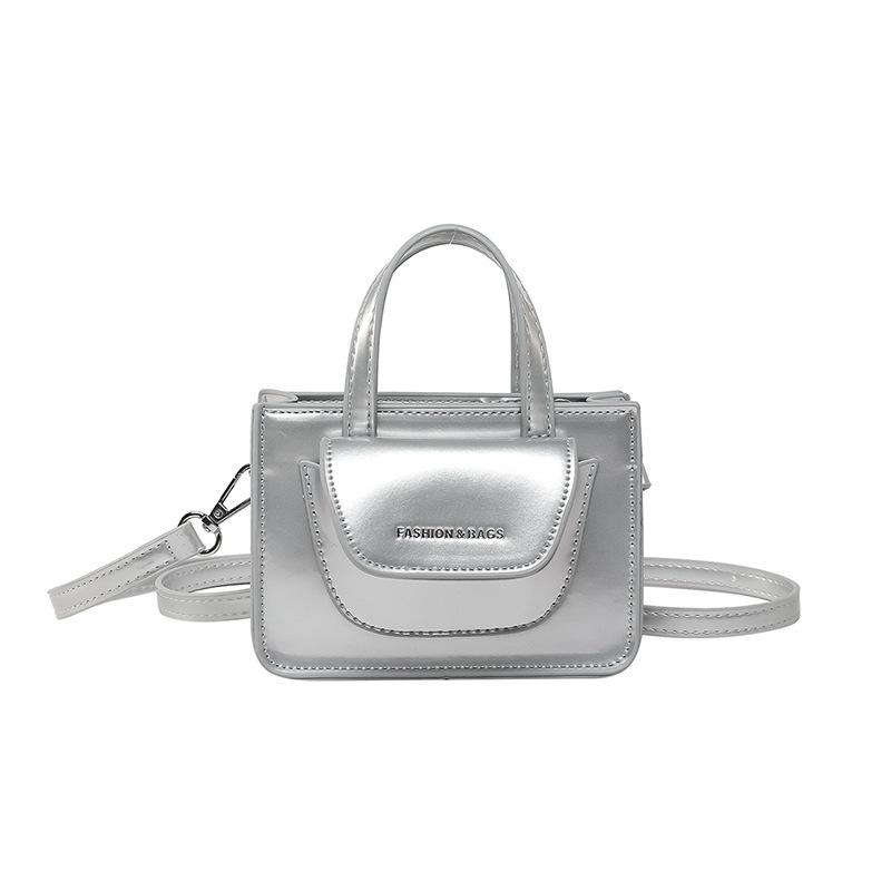

Fashionable Mini Bag-style Red Pocket Handbag for Casual Shoulder Carry Across The Body срібний