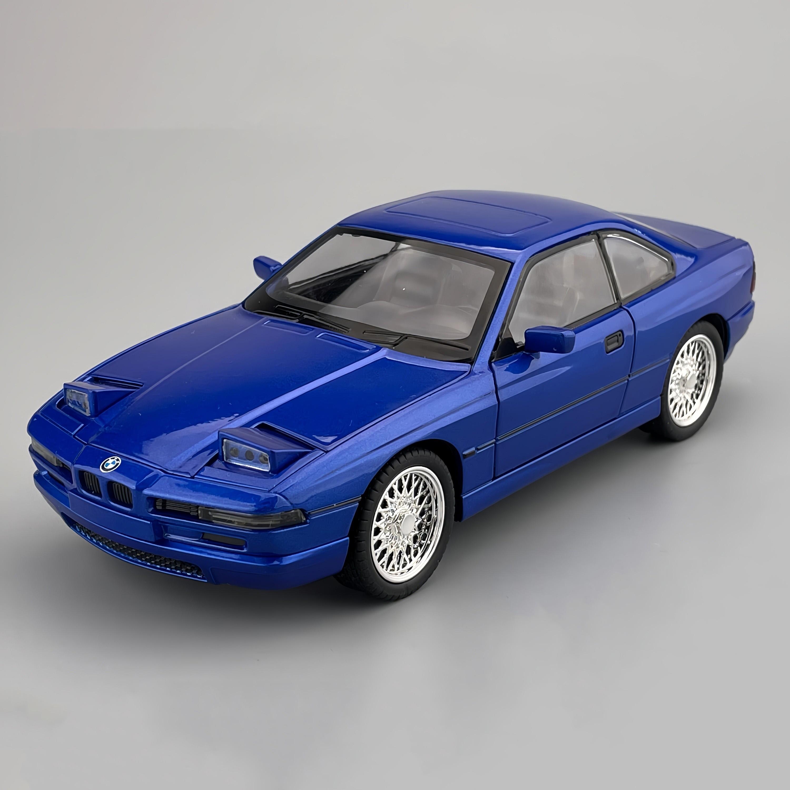 

1:24 850 CSI E31 Alloy Sports Car Model Diecasts Metal Classic Retro Racing Car Vehicles Model Simulation Sound Light Kids Gifts синій
