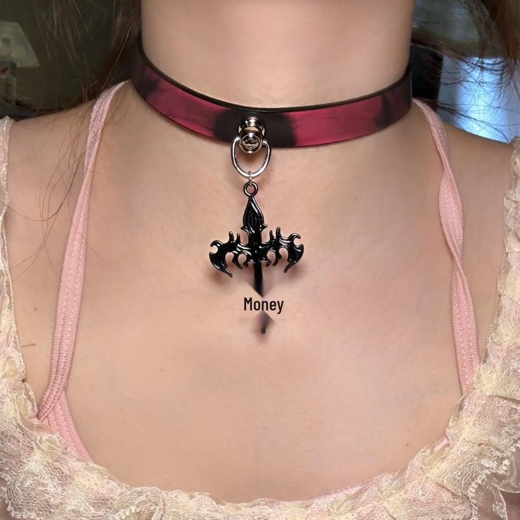 Chique Pittige Meisje Leren Bel Choker Ketting – Uniek Minderheidsontwerp