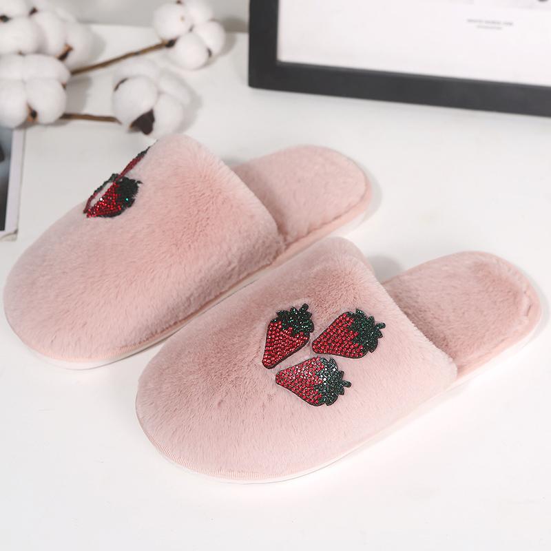 Fashion Crystal Strawberry Cotton Slippers Women 2025 Winter Soft Plush Warm House Slippers Woman Anti Slip Flat Heel Plush Slides Lady