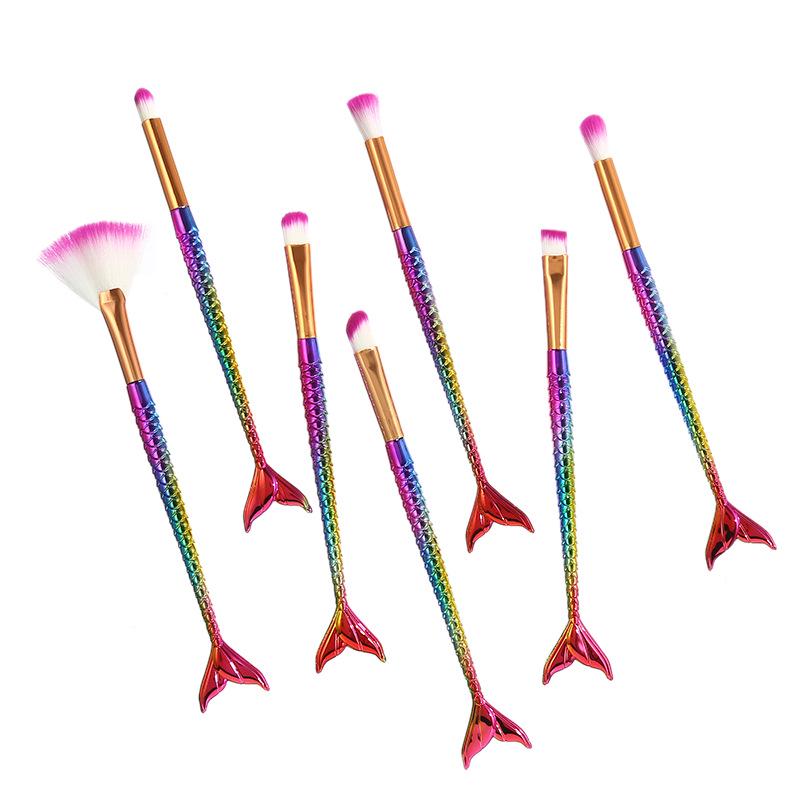 Четырехцветный набор кистей для макияжа русалки - 10 градиентных кистей в форме рыбьего хвоста