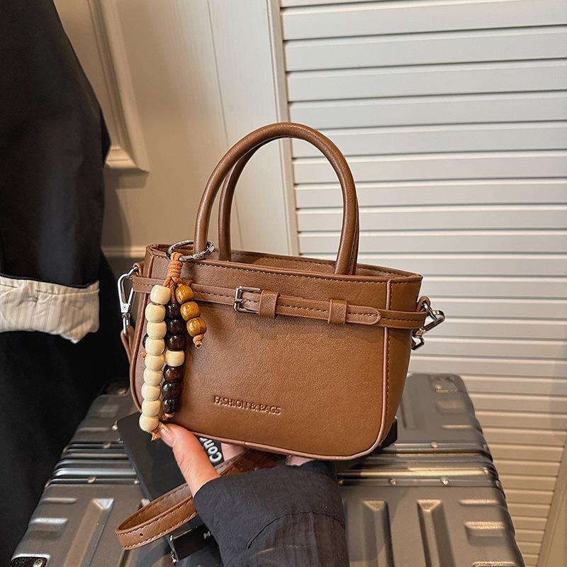 

Retro matte handbag women s 2025 autumn and winter new versatile commuter messenger bag fashionable shoulder bucket bag no pendant