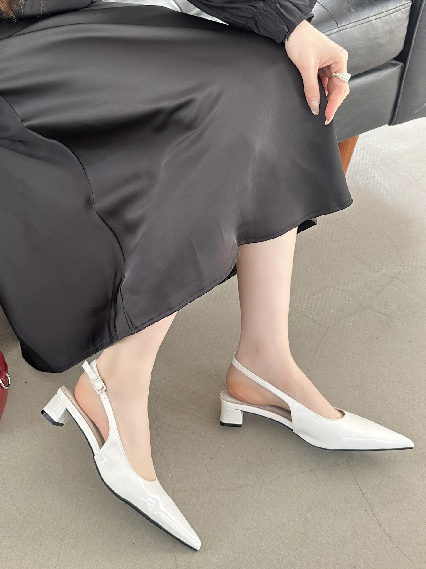 

2025 spring new pointed thick heel short heel European and American fashion bag head women s shoes 40