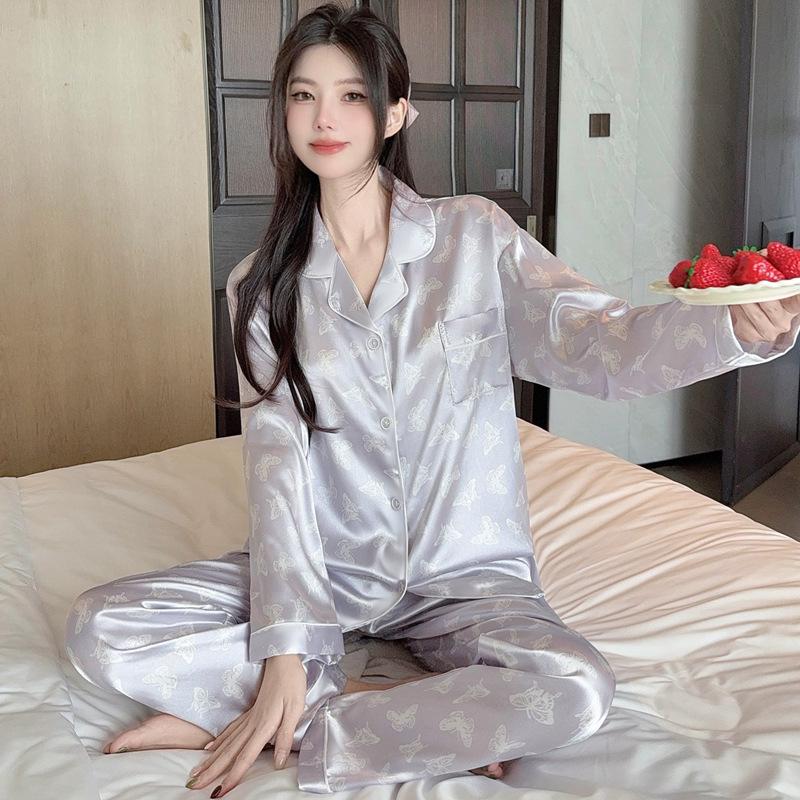 "Korean Ins-Style Imitation Silk Pajamas: Women's Long-Sleeve Cute Bear Dot Set"