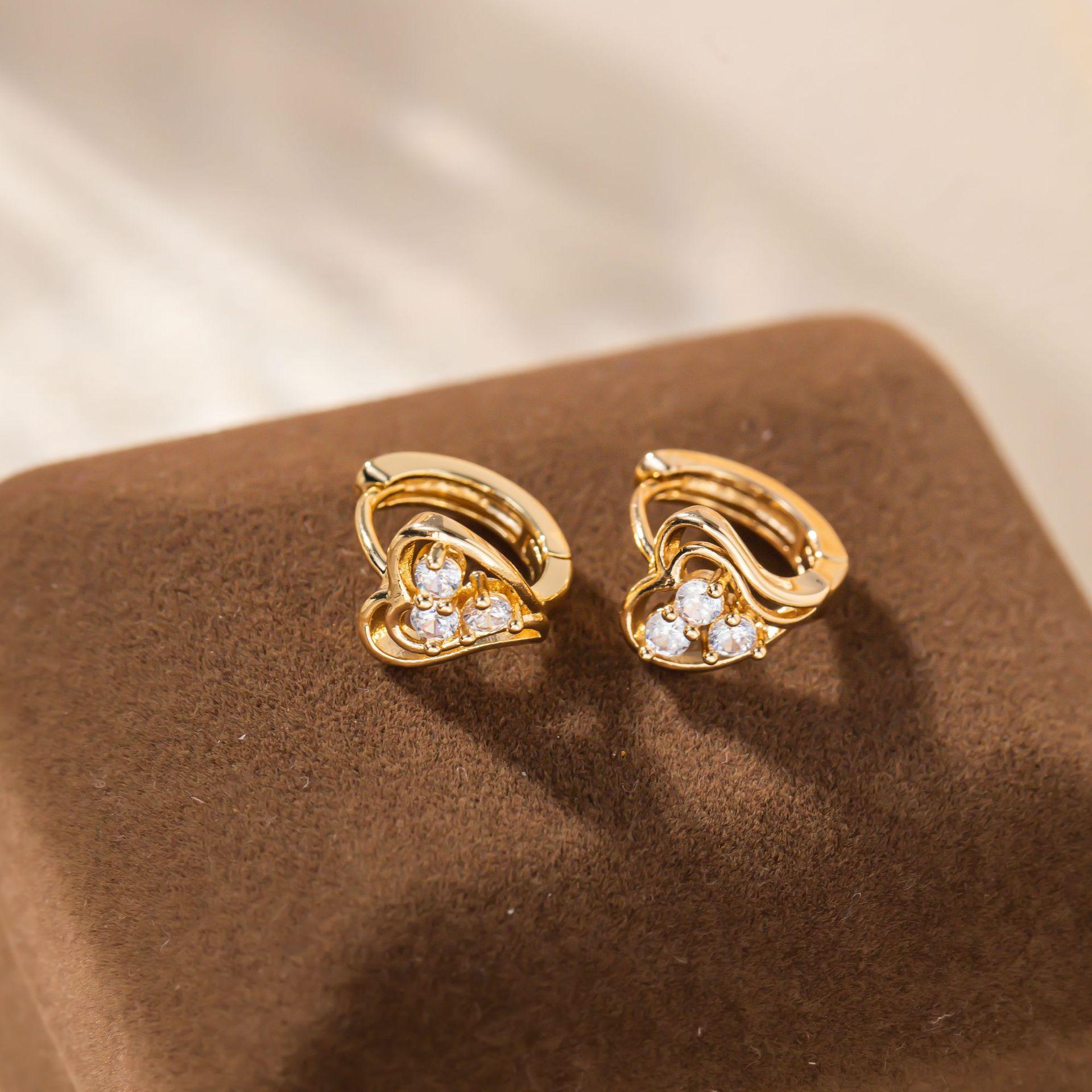 Exquisite Japanese-Style Heart Ear Cuff: Two-Way Wear, Versatile, High-End Fashion Earrings