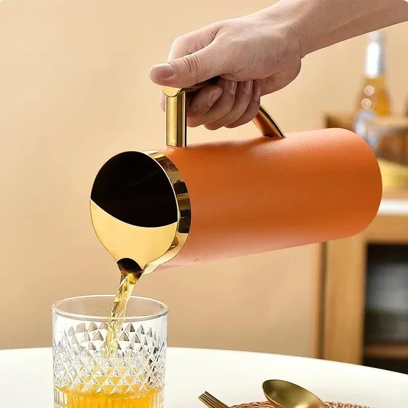 304 Stainless Steel Cold Water Boiled Cup Golden Ice Freeze Kettle Beer Jar for Bar Fruit Juice Red Wine with Divider
