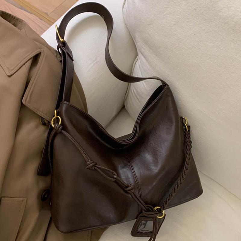 Large-capacity Retro Bag, New Fashionable and High-value Tote Bag, Textured Casual Shoulder Bag for Women