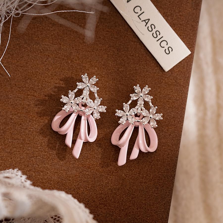 Silver Needle Pink Cubic Zirconia Flower Stud Earrings – Elegant & Delicate Accessories for Women.