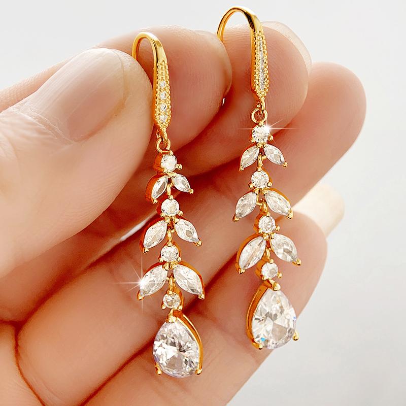Huitan Aesthetic Bridal Dangle Earrings Bridal Gathering Bridal High End Crystalline Cubic Zirconia Voguish Stylish Women’S Earrings JewelryLuxury