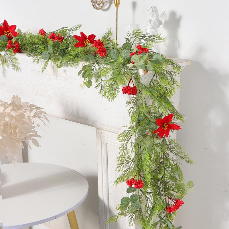 Weihnachtskranz Partydekorationen, Weihnachtliche künstliche Grün-Dekorationen, 2-Meter Weihnachts-Kiefernnadelgirlande Türkranz