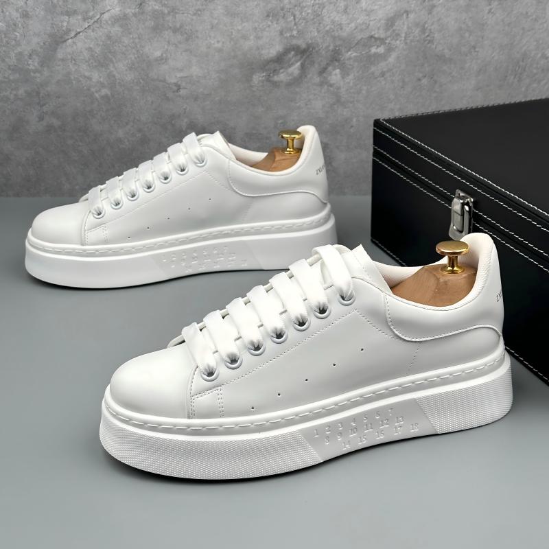Men 's Casual Four Seasons Fashion Skateboarding Students Comfortable Sneakers Boys Trending Soft Sole Breathable Shoes