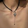 Neue unregelmäßige Choker-Halskette mit Vintage-Quasten und Zirkon-Herz-Anhänger für Damen, weiße Imitation Perlenkette, Valentinstagsgeschenk