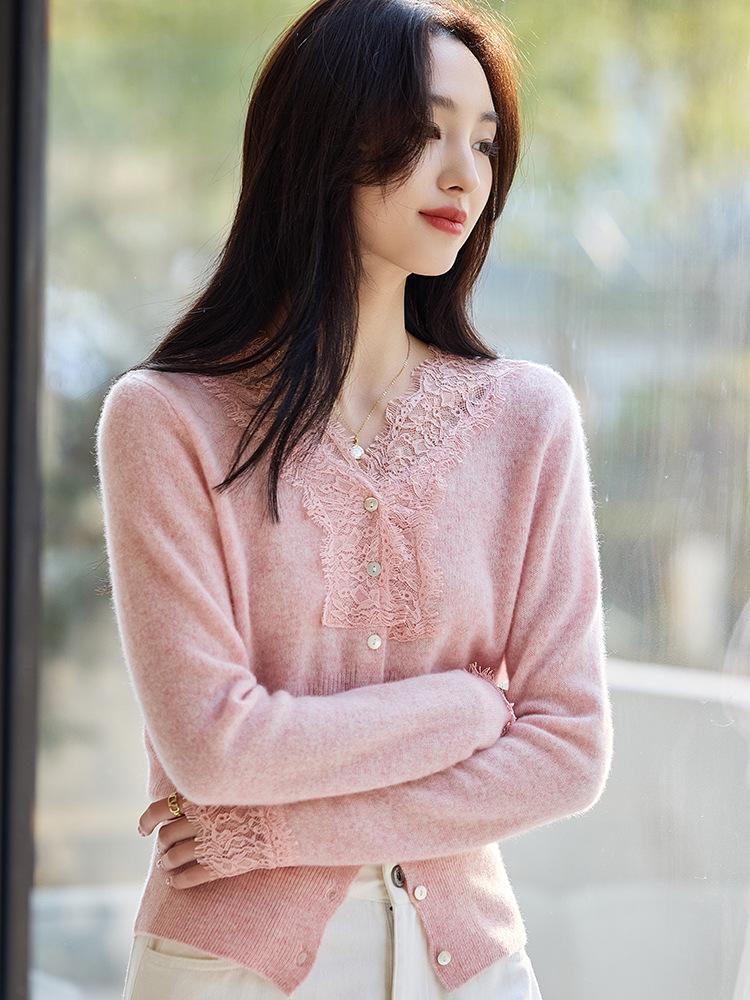 Versatile Cashmere Lace V-neck Sweater - Trendy Autumn/Winter Knitwear