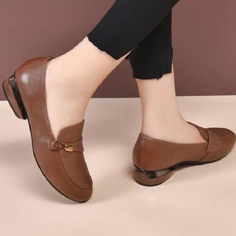 2025 nowe wiosenne okrągłe małe skórzane buty damskie w stylu brytyjskim damskie buty wiosenne i jesienne miękkie skórzane płaskie pojedyncze buty mokasyny