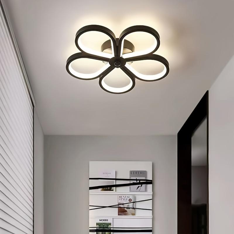

Сучасний Мінімалістичний Стельовий Світильник у Формі Квітки Сливи та Коридорний Світильник чорний