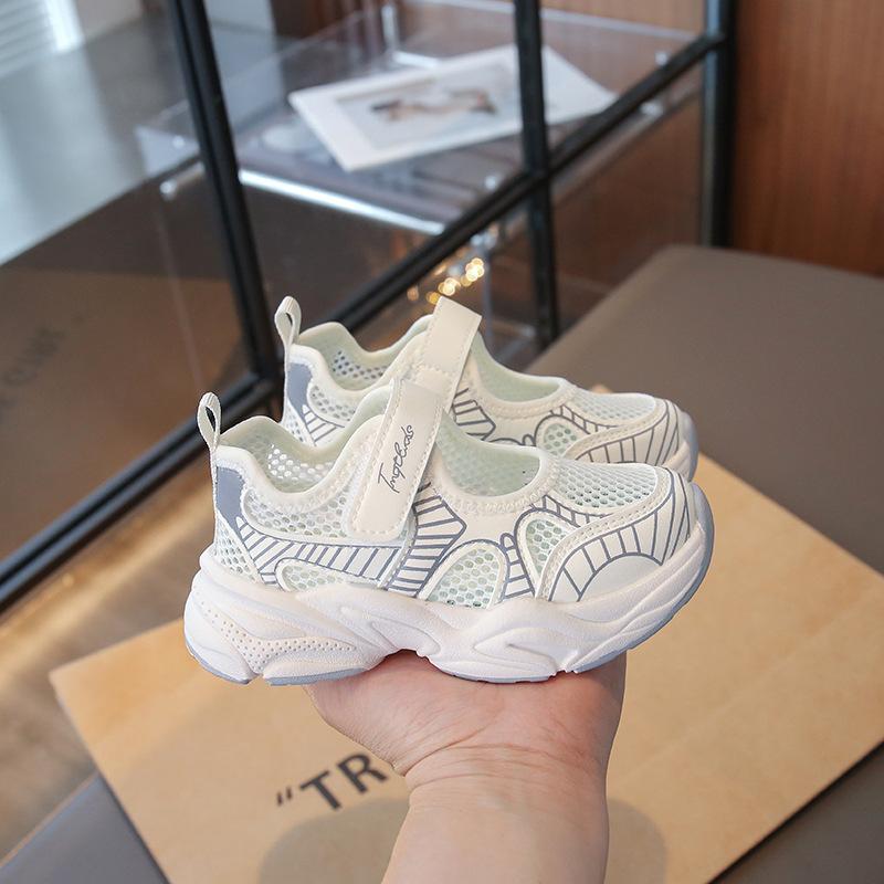 Girls Sandals Spring and Summer New Children's Shoes Soft Sole Fashion Sneakers Girls Casual Net Shoes Breathable