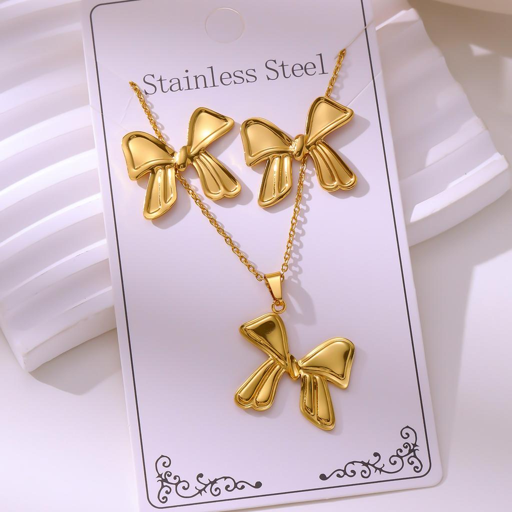 Personalized European and American Fashion Stainless Steel Stud Earrings Necklace Titanium Steel Non-fading Jewelry Set