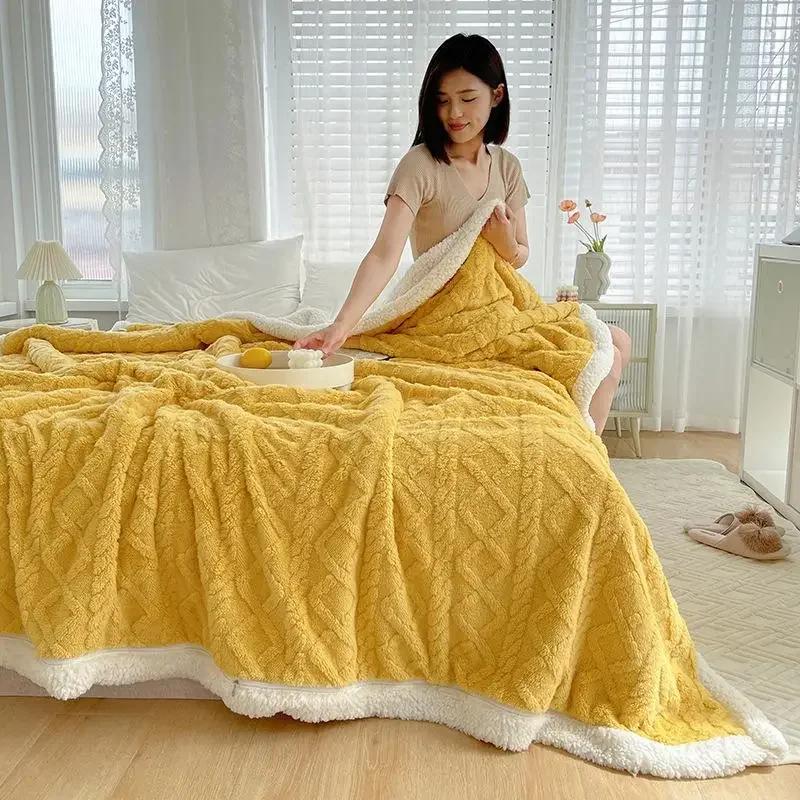 New Cover Blanket Office Shawl Air Conditioning Small Blanket Thickened Coral Velvet Flannel Lamb Wool Blanket Nap Sofa
