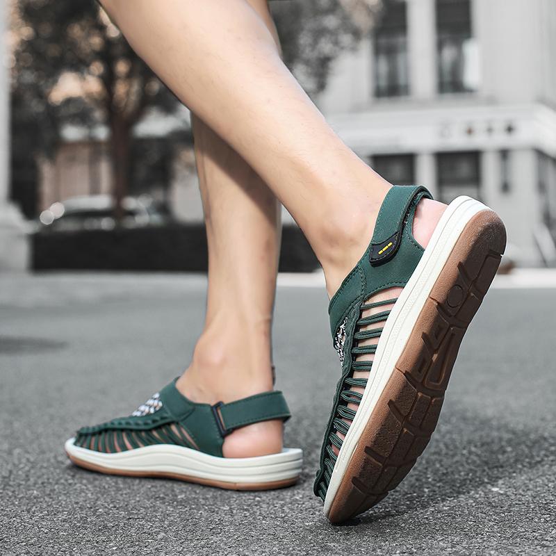 Fashion Lightweight Outdoor Walking Shoes New Men's Breathable Mesh Sandals Slip-on Beach Handmade Flats Summer Sports Shoes for Men