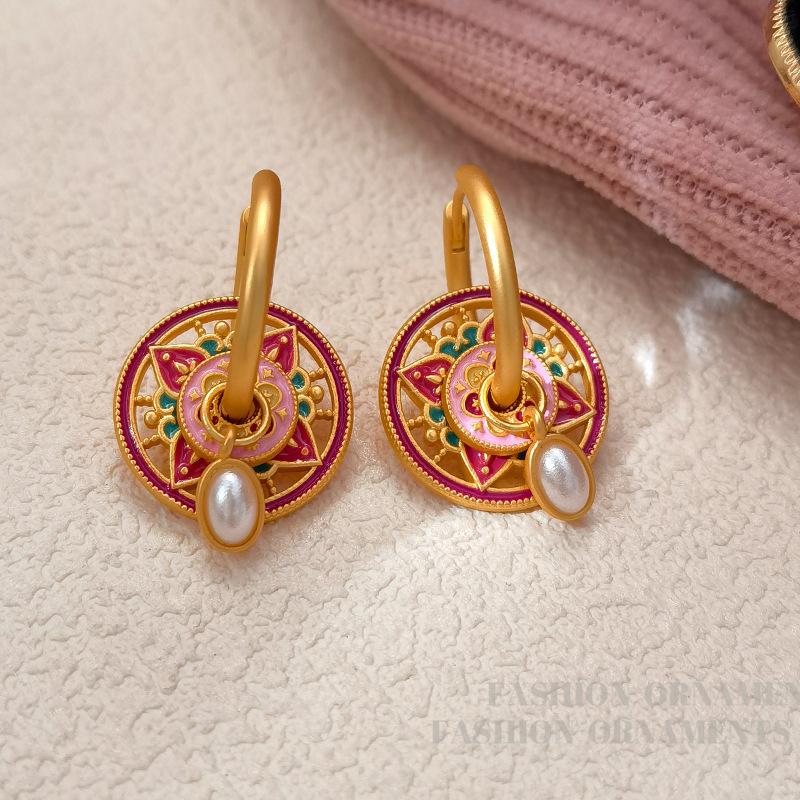 Malowane nauszne mankiety w stylu chińskim: Modne kolczyki color block z niszowym designem high-end