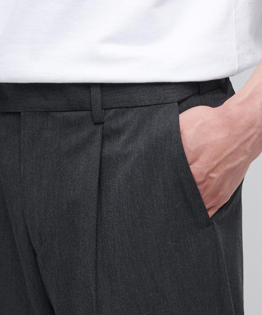 MUSINSA STANDARD Lightweight Loose Tapered Hidden Banding Crop Slacks [Charcoal Gray]