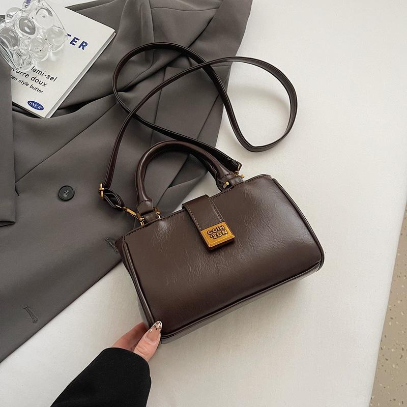 Retro texture fashionable portable small square bag women's autumn and winter new niche versatile shoulder messenger bag