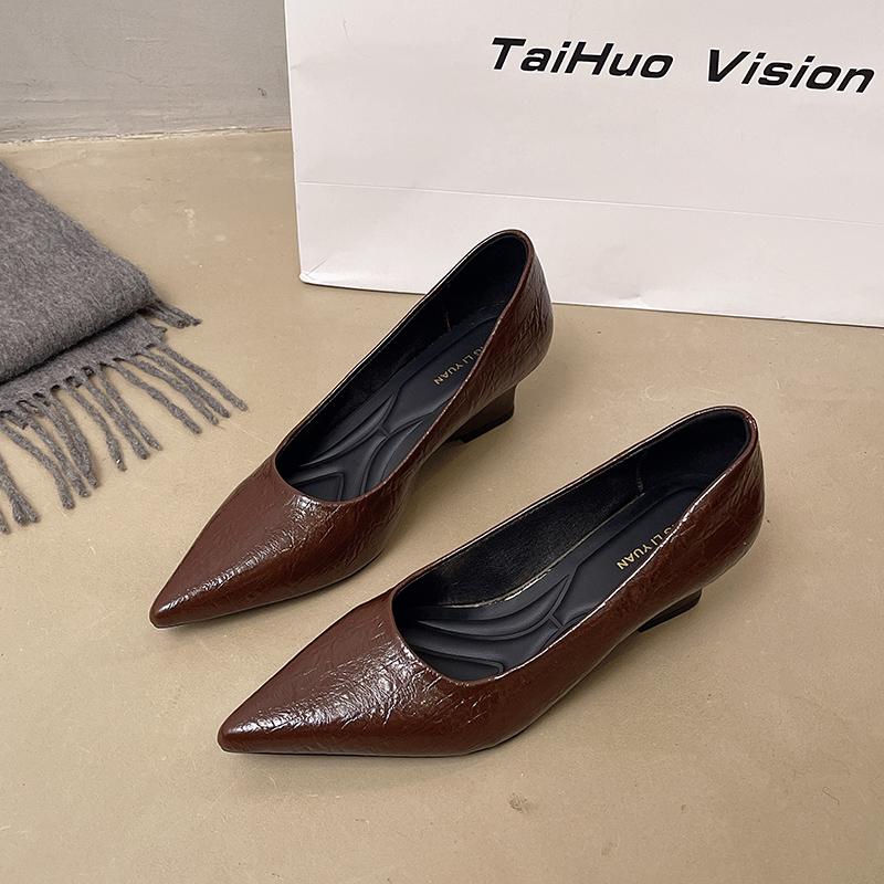 2026 Spring Women's Retro Solid Color High Heels Comfortable Wedge Sandals Fashionable Outdoor Walking Shopping Casual Shoes