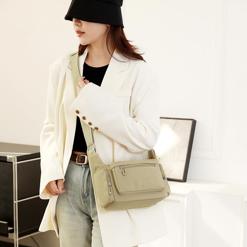 Crossbody Bag Large Capacity Outdoor Commuter Women's Bag Lightweight Nylon Shoulder Bag