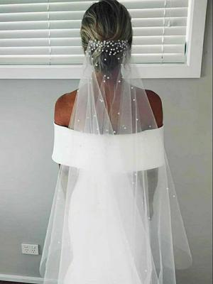TOPQUEEN Elegant Pearls Bridal Veil Soft 1 Tier Beaded Wedding Veil for Bride Simple Cathedral Length Veils with Comb V180